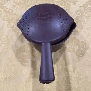 Preowned/ used pampered  chef veggie steamer for microwave.